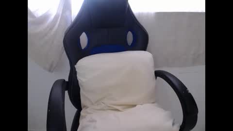 corolaxxl online show from December 19, 7:22 pm