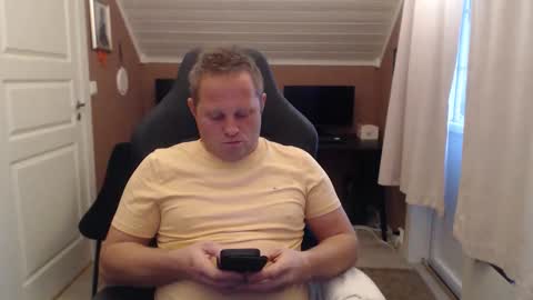 couple3845 online show from December 20, 8:32 am