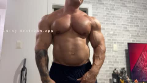 couplemuscle40 online show from February 23, 10:44 pm