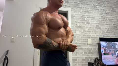 couplemuscle40 online show from January 14, 12:48 am