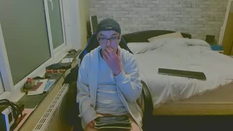 Cre8 craigy1605 TikTok craig..gray online show from March 3, 10:40 pm