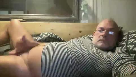 crapaud75018 online show from November 4, 4:52 pm