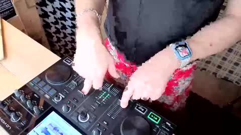 CrashGothic online show from April 8, 5:30 am