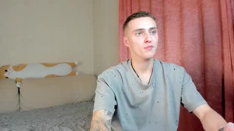 Alex online show from October 28, 6:21 pm