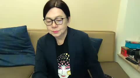 Kelly   online show from March 12, 4:58 pm