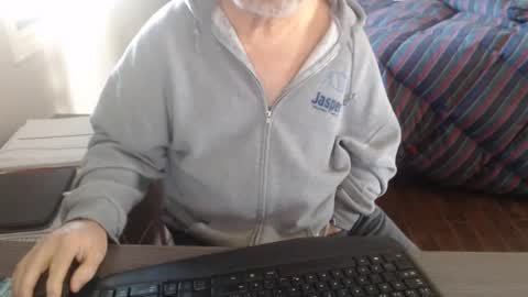 Creamormilk online show from October 3, 6:13 pm