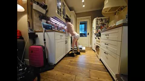 CrippledBottom online show from November 16, 3:14 pm