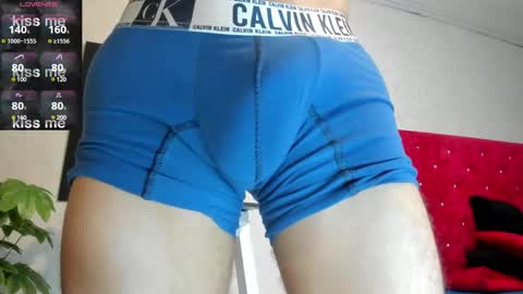 cristopher23  online show from December 17, 8:10 pm