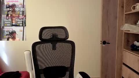 cristopher23  online show from October 14, 2:02 pm