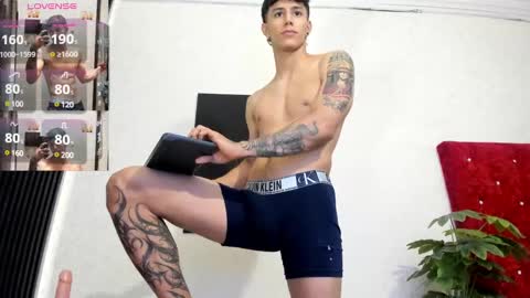 cristopher23  online show from March 6, 8:16 pm