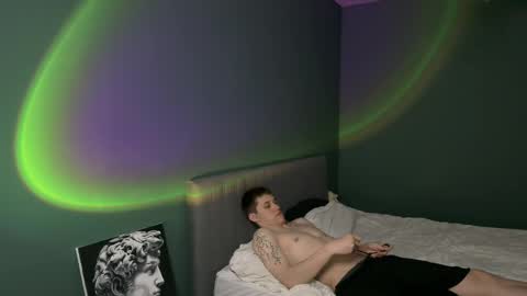 cronck52 online show from March 28, 11:27 pm