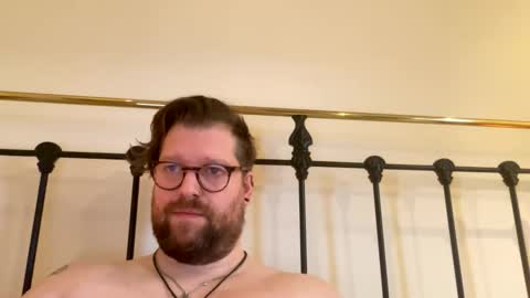 crouchendtiger online show from November 26, 11:24 am