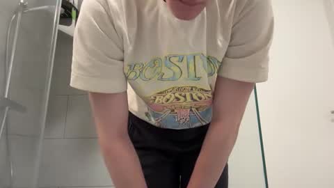 cube93 online show from November 1, 4:33 pm