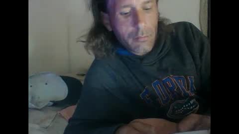 Snapshot of cumslutboi27 chatting on March 3, 5:29 am cumslutboi27 online show from March 3, 5:29 am