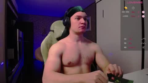 Snapshot of cumzan_ chatting on February 24, 12:20 am Tarzan online show from February 24, 12:20 am