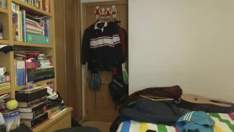 curiosillo1983 online show from April 1, 3:53 pm