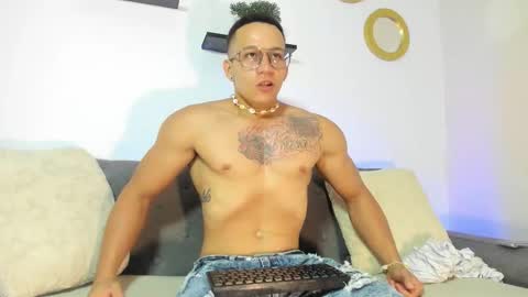 Roger online show from February 23, 8:10 pm