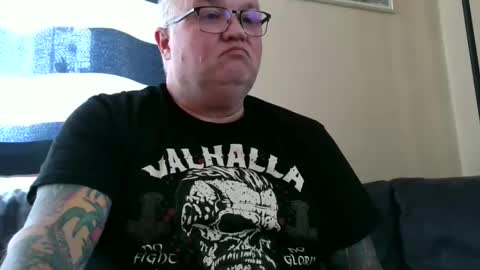 curtus14 online show from November 30, 1:13 pm