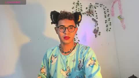 Snapshot of cute_sammy_1 chatting on September 10, 5:17 am cute_sammy_1 online show from September 10, 5:17 am