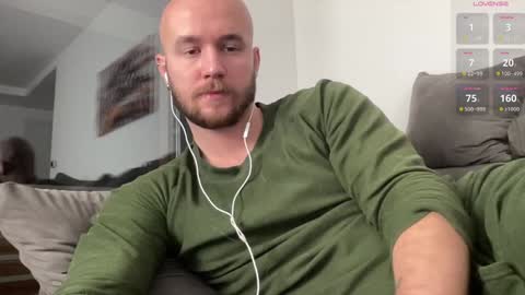 cute_skywalker online show from December 12, 4:26 am