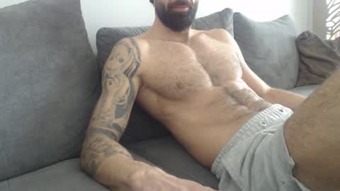 cuteeboy online show from March 26, 8:40 am