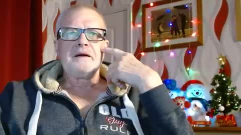 Snapshot of daddiescockforyou chatting on December 20, 9:17 pm Brian ... online show from December 20, 9:17 pm