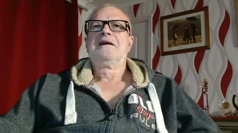 Snapshot of daddiescockforyou chatting on October 13, 8:15 pm Brian ... online show from October 13, 8:15 pm