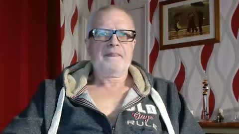 Snapshot of daddiescockforyou chatting on December 5, 9:17 pm Brian ... online show from December 5, 9:17 pm