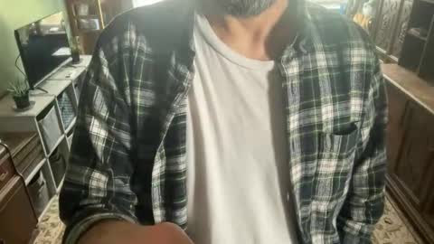 daddnextdoor online show from September 26, 6:05 pm