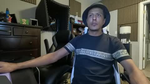 Snapshot of daddy_c420 chatting on October 4, 3:33 am Daddy-C online show from October 4, 3:33 am