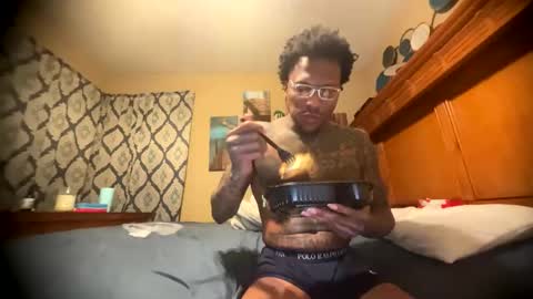 sexy tatted king bbc online show from April 15, 3:17 am