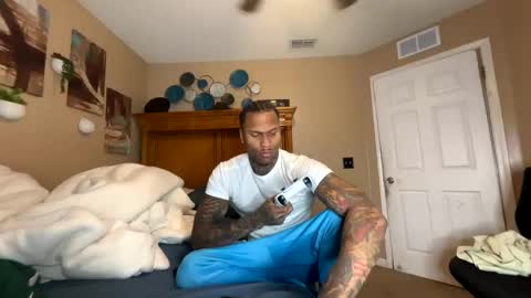 sexy tatted king bbc online show from February 5, 5:53 pm