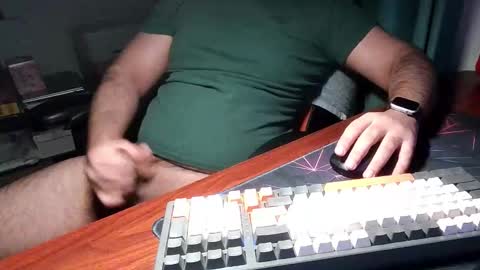 Snapshot of daddypimp3 chatting on October 14, 12:50 am Paul online show from October 14, 12:50 am