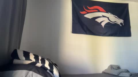 damiam xj online show from December 4, 5:20 pm