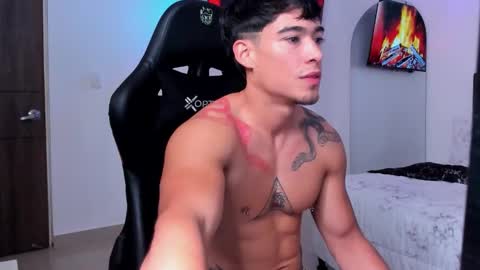 Snapshot of damian_fit chatting on October 25, 4:20 pm Damian online show from October 25, 4:20 pm