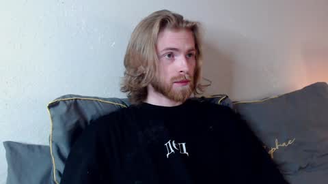 Snapshot of damien_diamond chatting on December 30, 5:15 am damien_diamond online show from December 30, 5:15 am