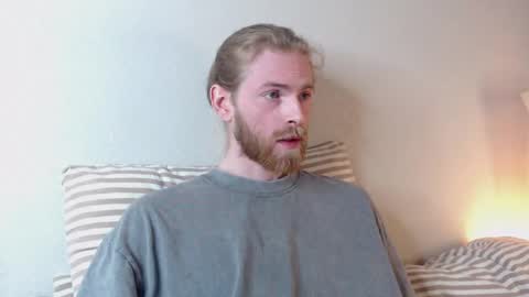 Snapshot of damien_diamond chatting on March 12, 11:01 pm damien_diamond online show from March 12, 11:01 pm