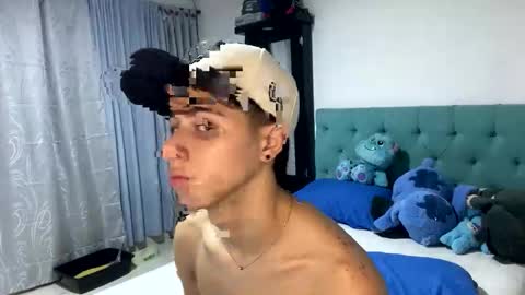 damonx_x online show from March 10, 11:33 pm