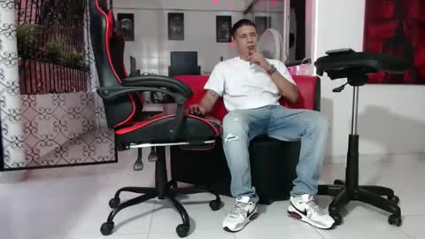 damyan_2003 online show from December 25, 10:59 pm