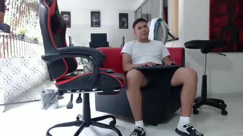 damyan_2003 online show from December 26, 2:27 pm