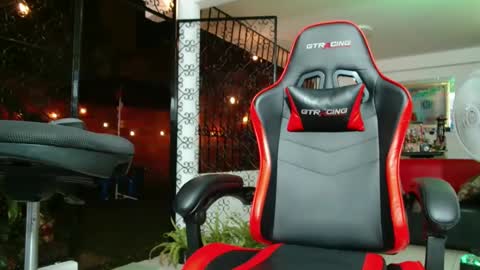 damyan_2003 online show from February 19, 5:38 am