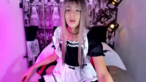 D A N online show from December 14, 12:50 am