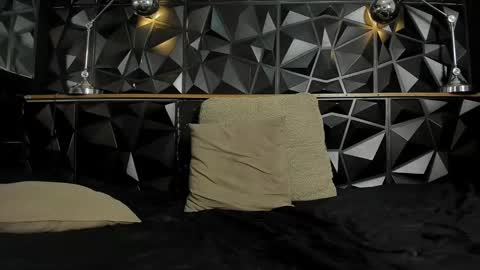 Snapshot of danielclarton chatting on February 25, 4:00 pm DANIEL online show from February 25, 4:00 pm