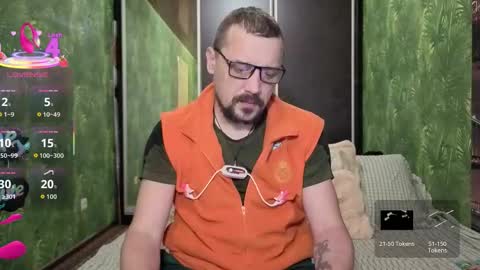 Snapshot of danielocool chatting on October 13, 7:36 am DanieloCool online show from October 13, 7:36 am