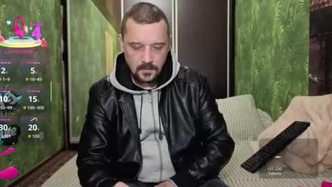 Snapshot of danielocool chatting on October 9, 8:19 am DanieloCool online show from October 9, 8:19 am