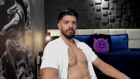 Snapshot of dann_saenz chatting on January 26, 12:22 pm Dann saenz online show from January 26, 12:22 pm