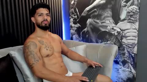 Snapshot of dann_saenz chatting on January 6, 1:19 pm Dann saenz online show from January 6, 1:19 pm