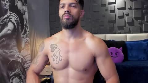 Snapshot of dann_saenz chatting on January 18, 8:30 pm Dann saenz online show from January 18, 8:30 pm