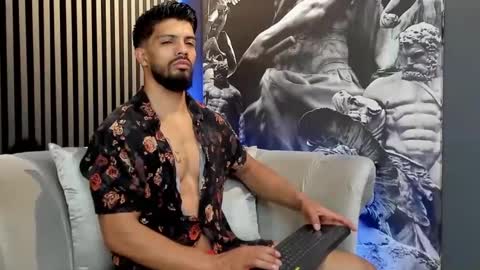 Snapshot of dann_saenz chatting on December 31, 10:48 am Dann saenz online show from December 31, 10:48 am