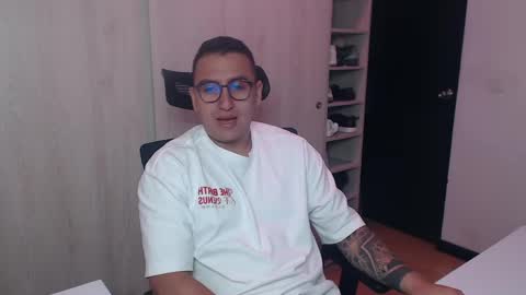 dantevesper online show from April 19, 4:01 am